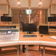 Since Frogmountain Studio often works with acoustic instruments, they see clear advantage in the treble range and accuracy the ADAM S3X-H monitors have